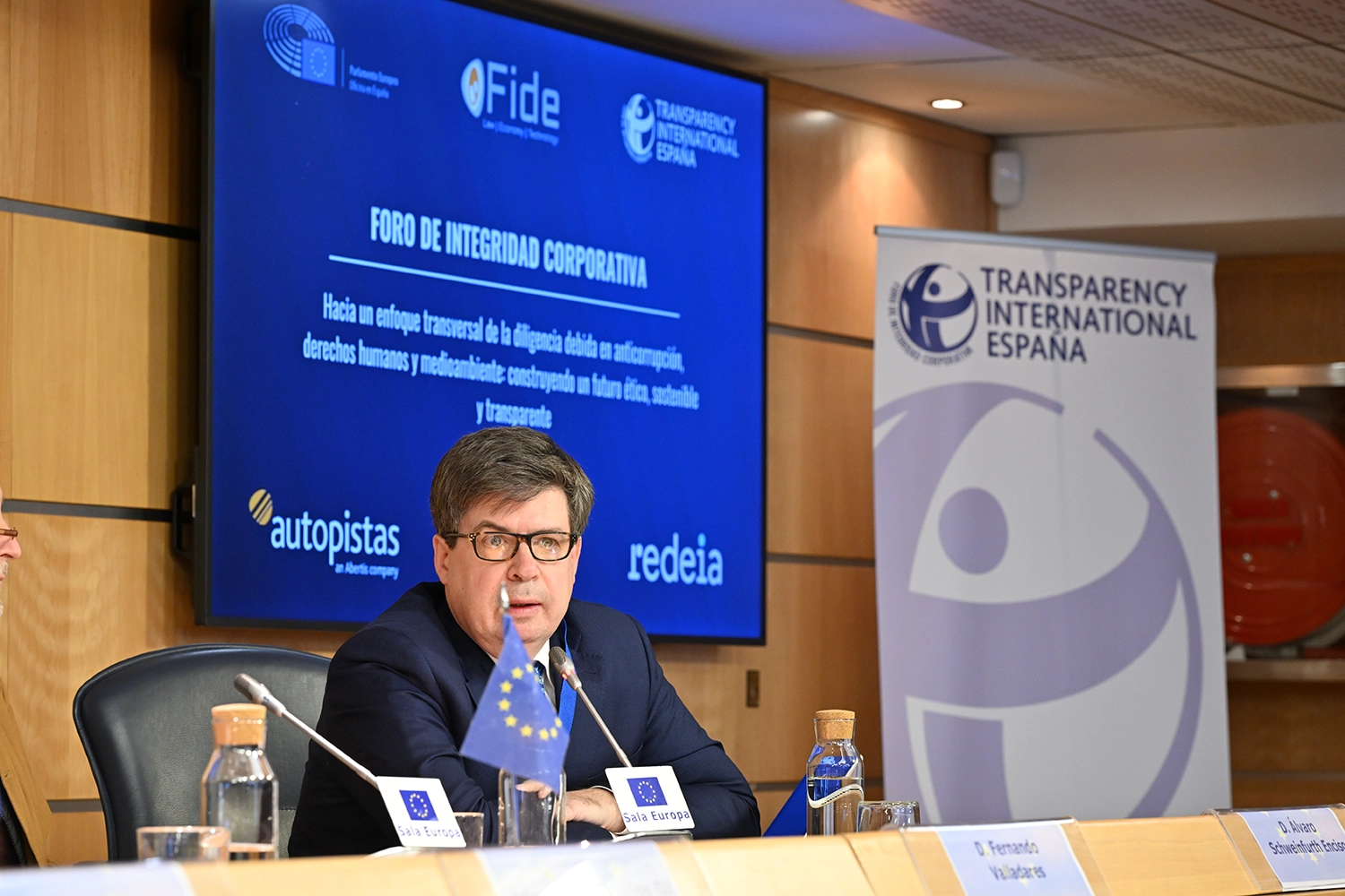 JORNADA "HACIA UN ENFOQUE INTEGRAL Y TRANSVERSAL DE LA DILIGENCIA DEBIDA EN MATERIA ANTICORRUPCIÓN, DERECHOS HUMANOS Y MEDIOAMBIENTE: CONSTRUYENDO UN FUTURO ÉTICO"