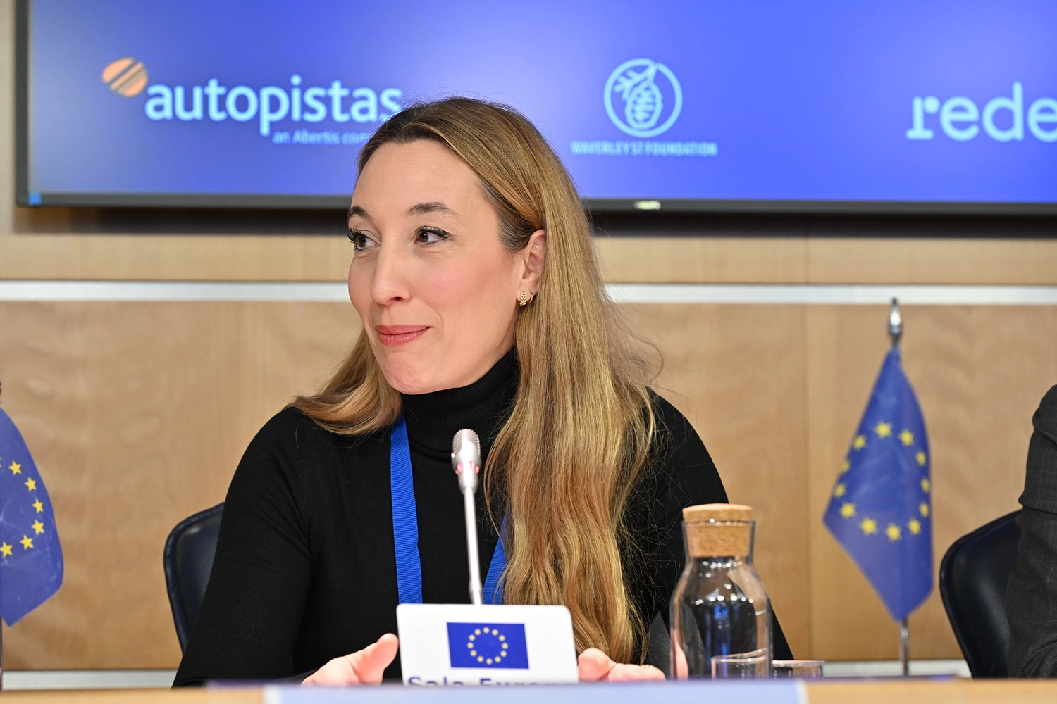 JORNADA "HACIA UN ENFOQUE INTEGRAL Y TRANSVERSAL DE LA DILIGENCIA DEBIDA EN MATERIA ANTICORRUPCIÓN, DERECHOS HUMANOS Y MEDIOAMBIENTE: CONSTRUYENDO UN FUTURO ÉTICO"